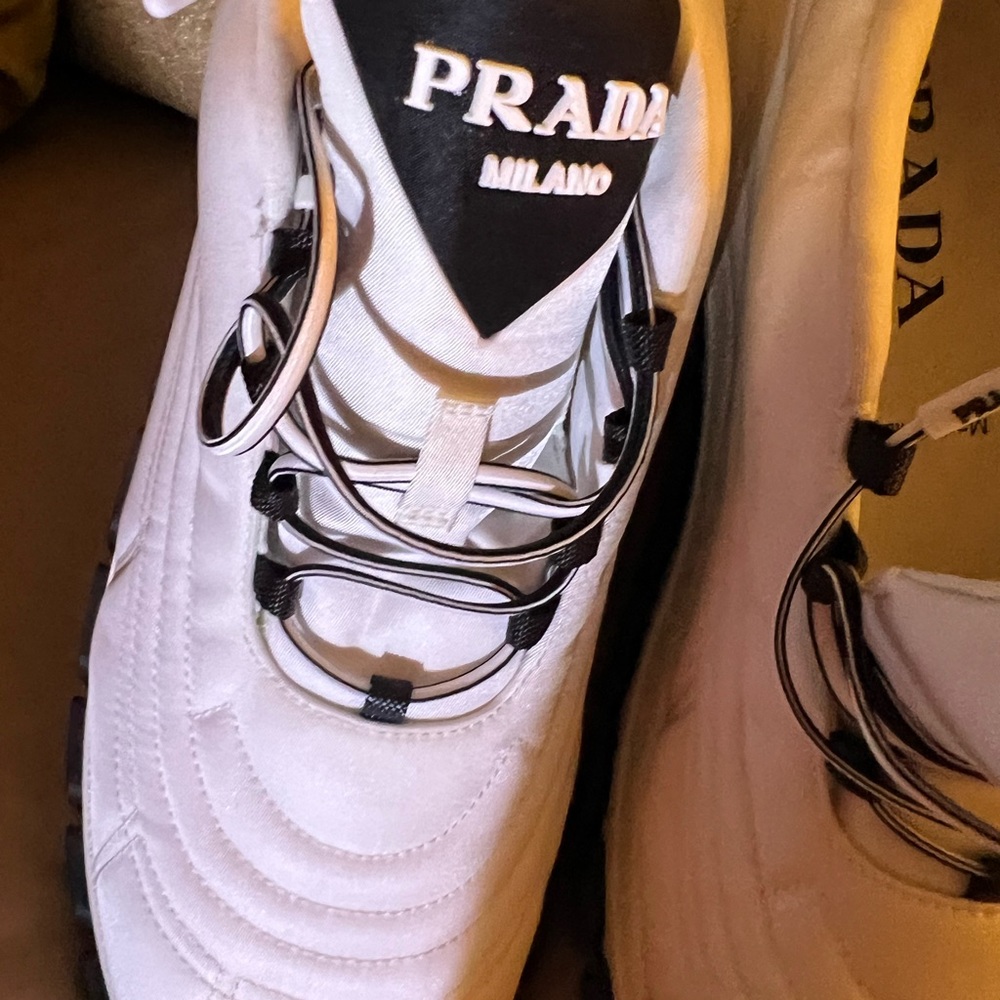 Authentic PRADA sneakers - Picture 2 of 15